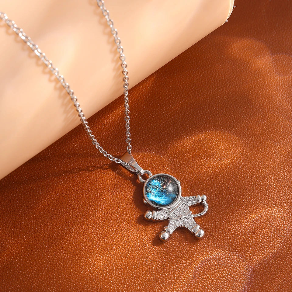 Licht Luxus Titan Stahl Stern Serie Halskette für Frauen Gold Farbe Planet Mond Astronaut Anhänger Halsketten Schmuck Geschenke